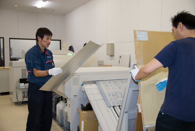 より早く、
より美しい印刷を実現する
CTP(Computer To Plate)